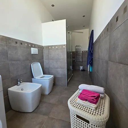 Fronte Mare Con Grande Terrazzo Sotto Casa - Wifi