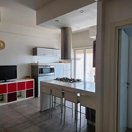 Fronte Mare Con Grande Terrazzo Sotto Casa - Wifi شقة أرديا