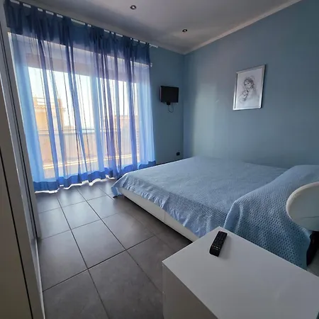 Fronte Mare Con Grande Terrazzo Sotto Casa - Wifi شقة أرديا